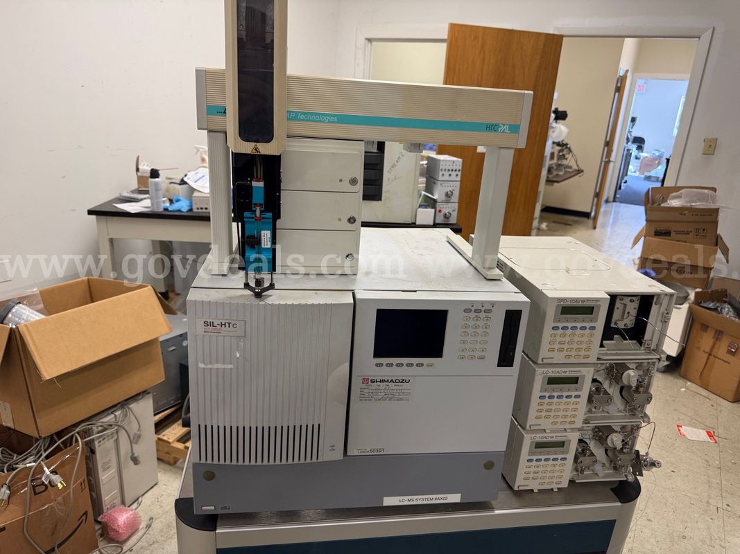 Shimadzu SIL-HTc HPLC system