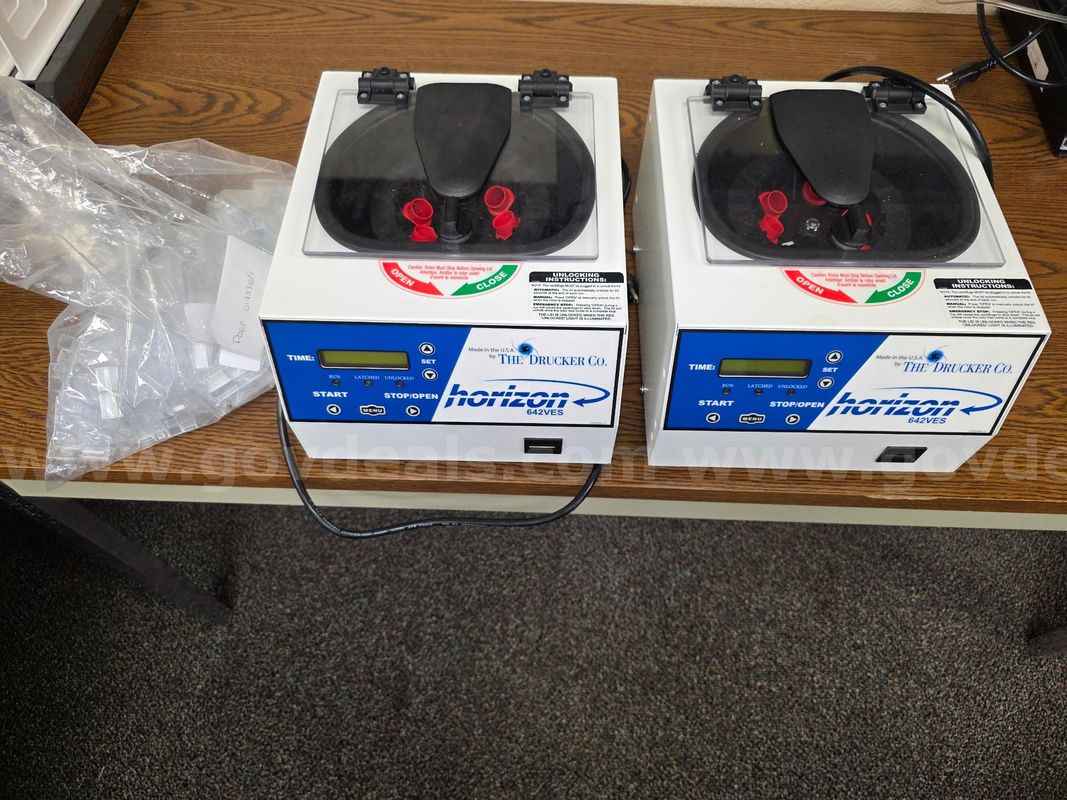 Lot of 2 centrifuges