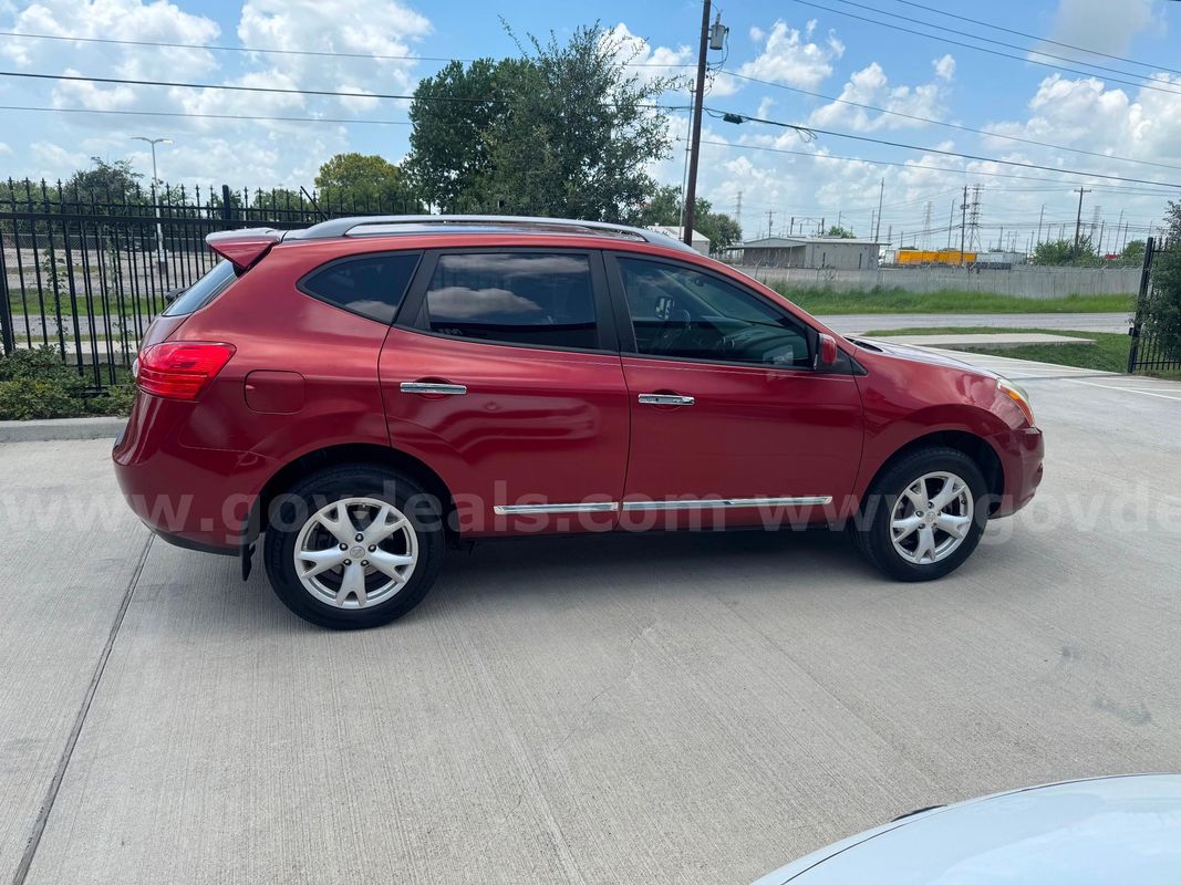 2011 Nissan Rogue SV FWD