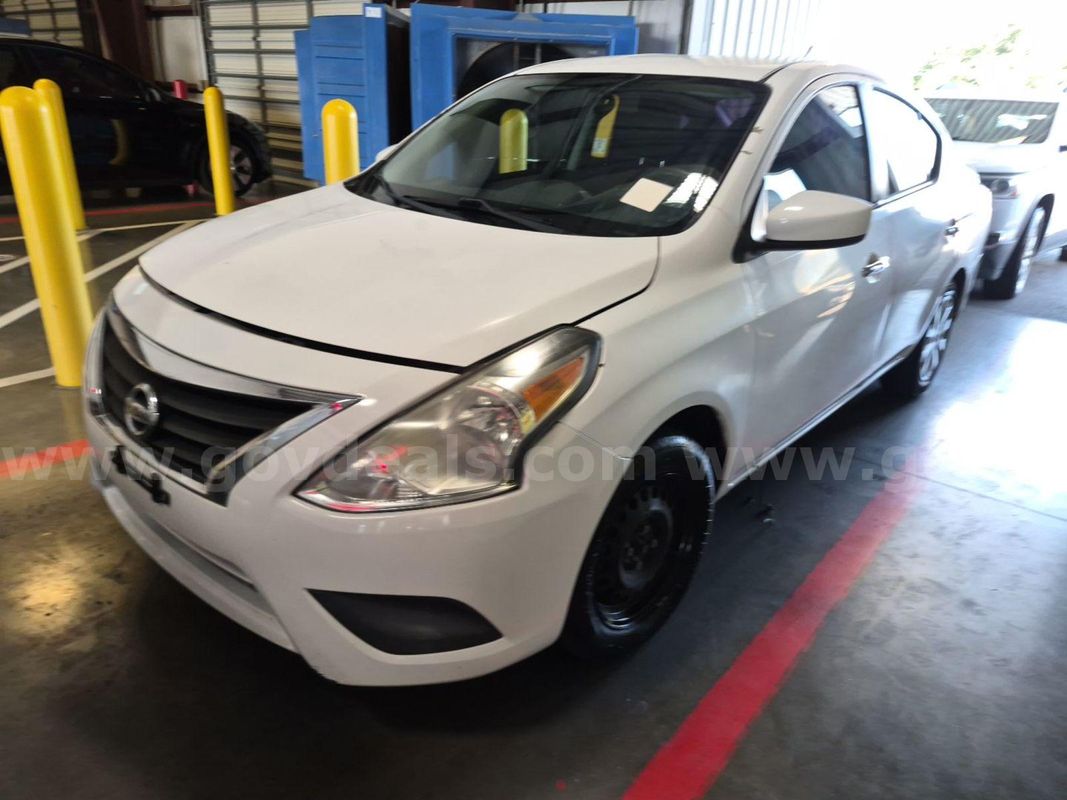 2018 Nissan Versa Sedan SV FWD 4D Sedan 1.6 4cyl.a 1.6 SV Sedan