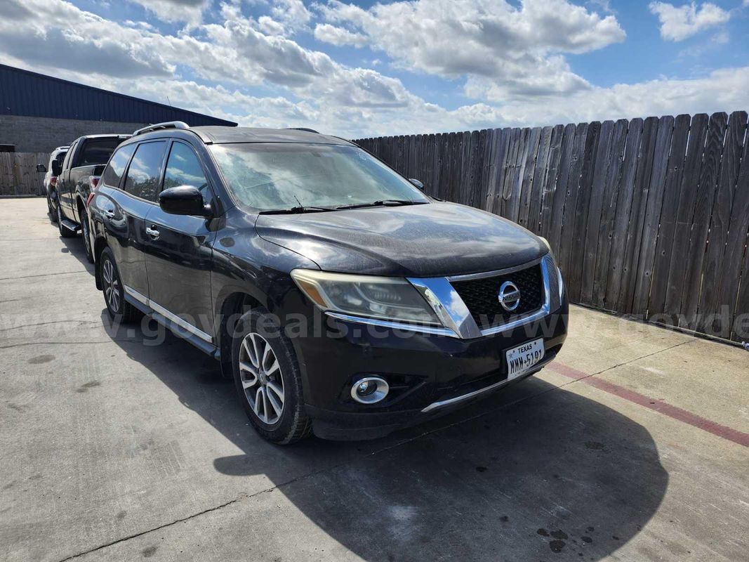 2013 Nissan Pathfinder Platinum 2WD
