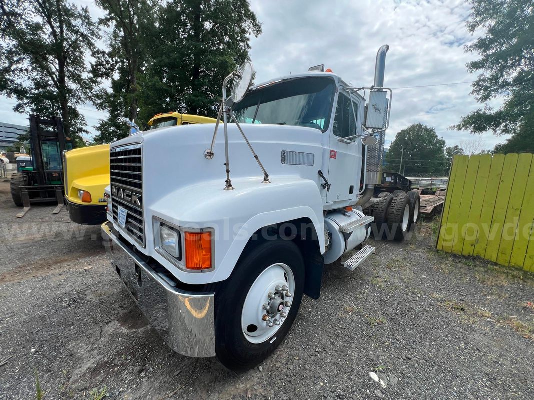 1997 Mack CH613 T/A Truck Tractor