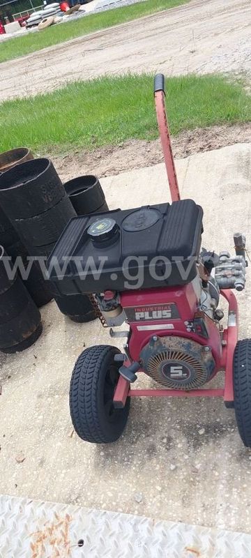 5 HP Briggs & Straton pressure washer