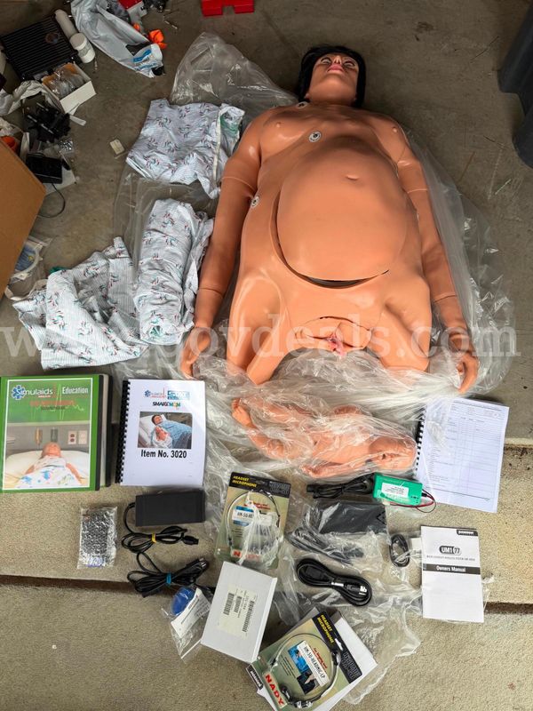 Simulaids SMART MOM 3020 Childbirth Birthing Simulator Manikin w/ Baby & Full Accessories EMS & NURSING SHIPPING ONLY