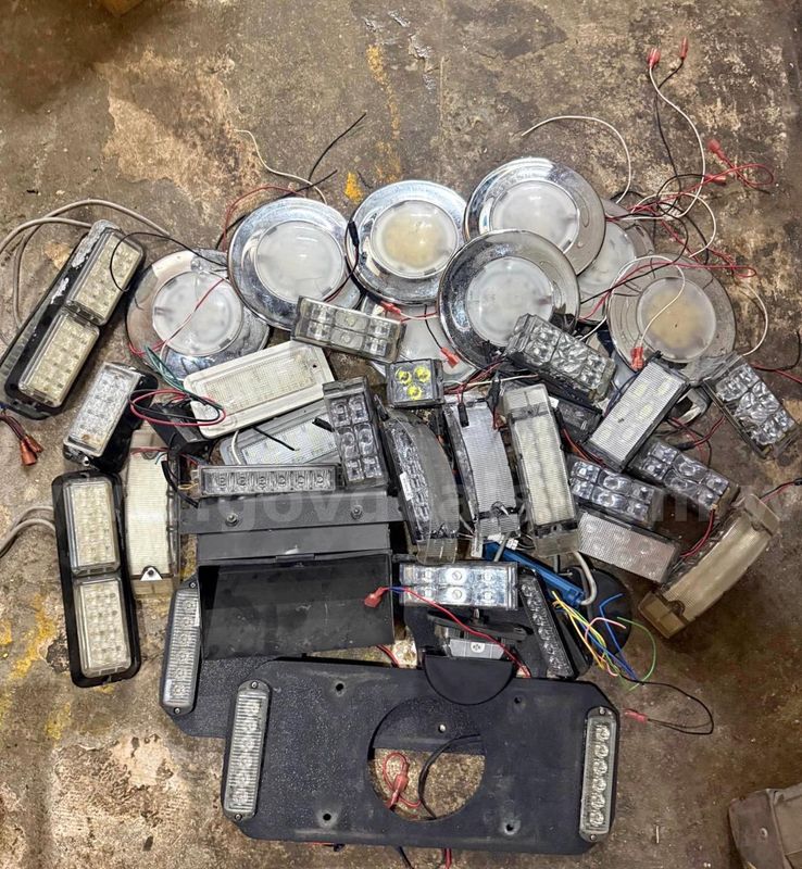 Massive police fire Ems lights lot with flashers brackets shipping only