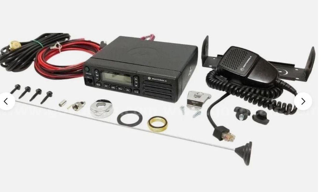 BRAND NEW Motorola XPR2500 VHF 136-174 MHz 45w mobile radio AAM02JQH9JA1AN With Microphone SHIPPING ONLY