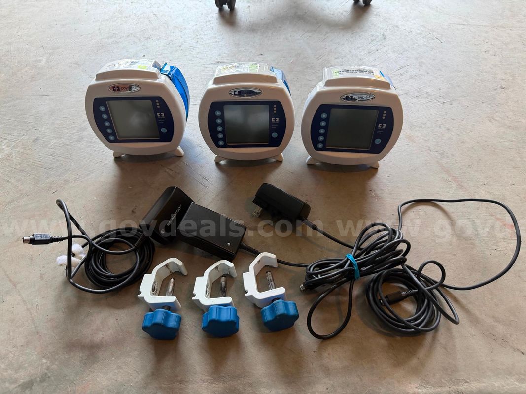 Lot of Three Covidien Kangaroo Joey Enteral Nutrition Pumps w/ Batteries – Shipping Available 3