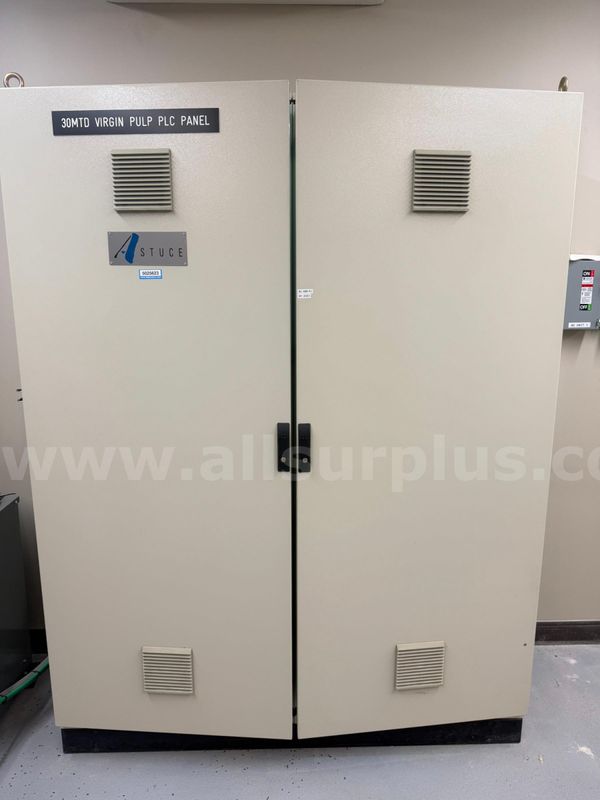 Stuce 2-Door Cabinet