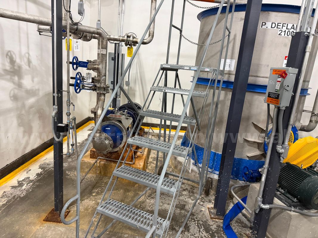 Uline Rolling Warehouse Ladder