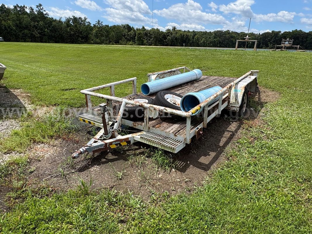 1 UTILITY TRAILER