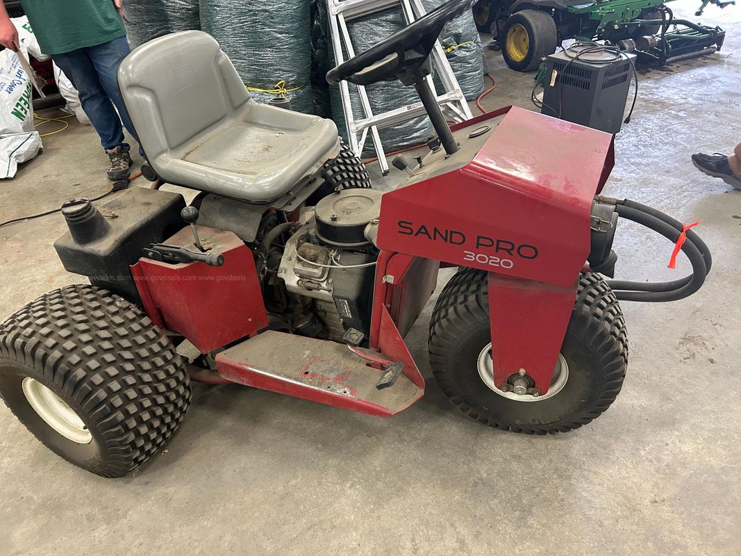Toro Sand Pro 3020 Infield Groomer with 11 kW Engine
