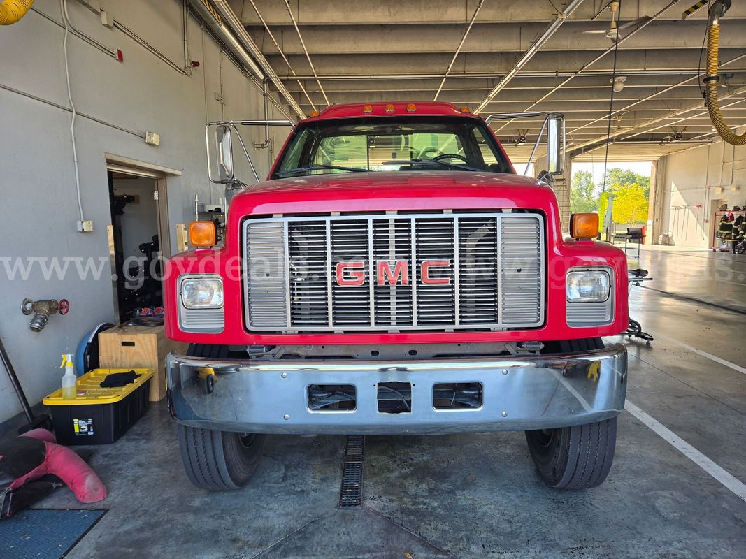 1999 GMC TopKick C8500 Cab and Chassis
