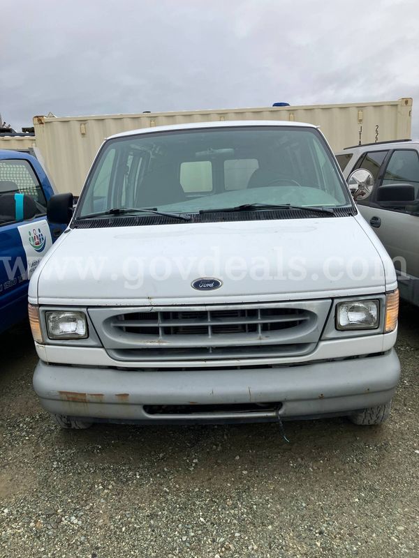 1999 Ford Econoline E150 (1 of 2)