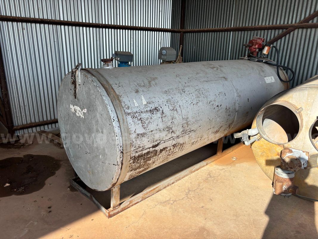 1,000 Gallon Fuel Tank