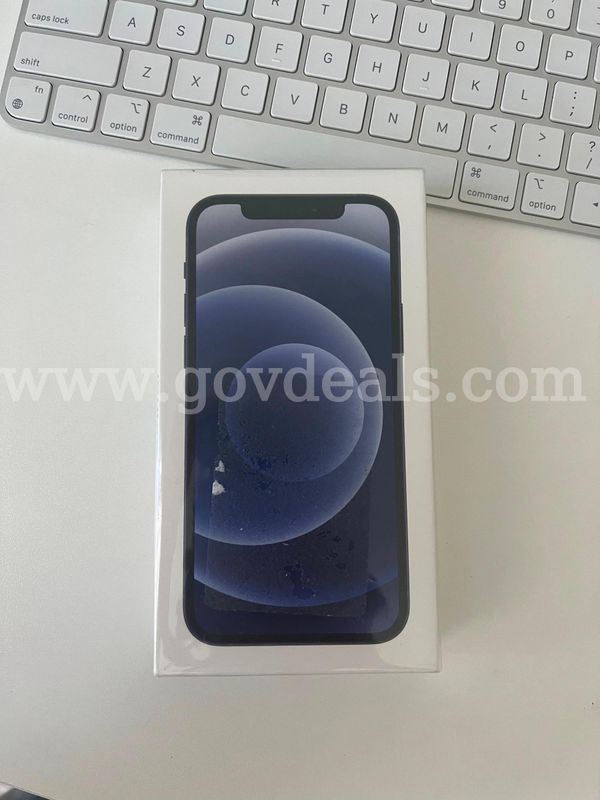 SEALED!! IN-BOX!! UNLOCKED!! Apple iPhone 12 - 64GB - Black