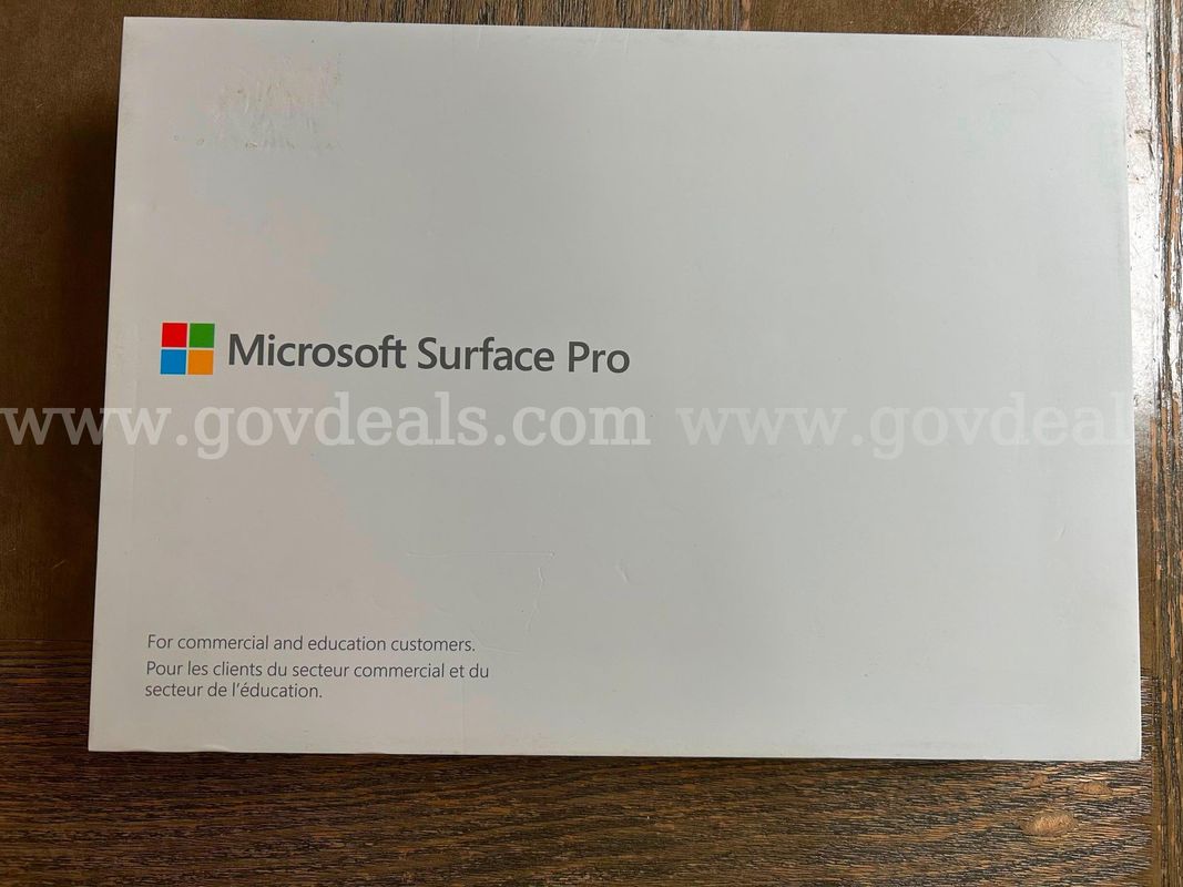 NEW IN-BOX!! Microsoft Surface Pro 5 (Model 1796) - Intel Core i7 - 256GB SSD - 8GB RAM