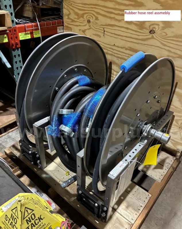 Hose Reel Assembly w/ Rubber Hose