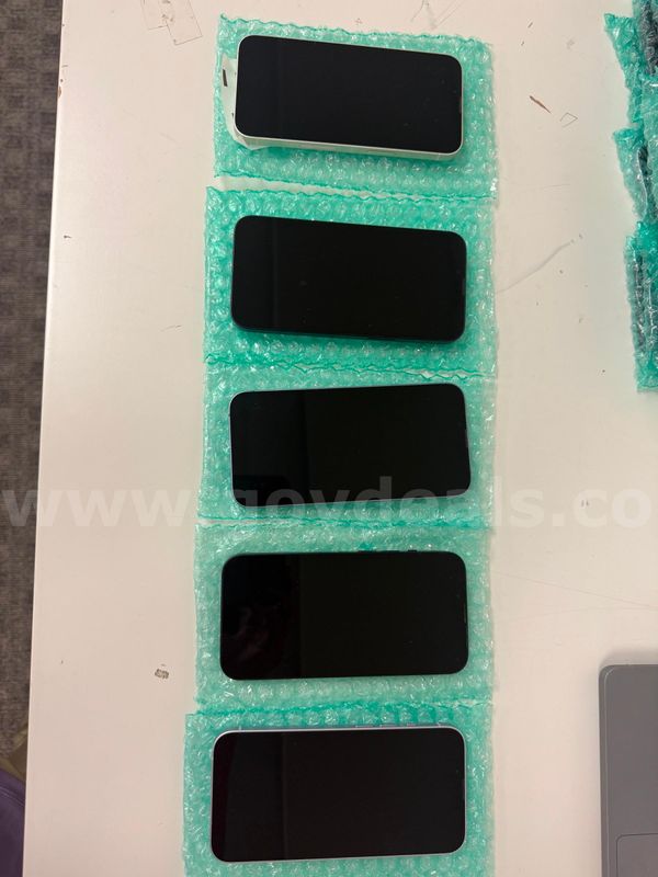 Lot of 5 Unlocked iPhone 14s 128GB - Needs Repair
