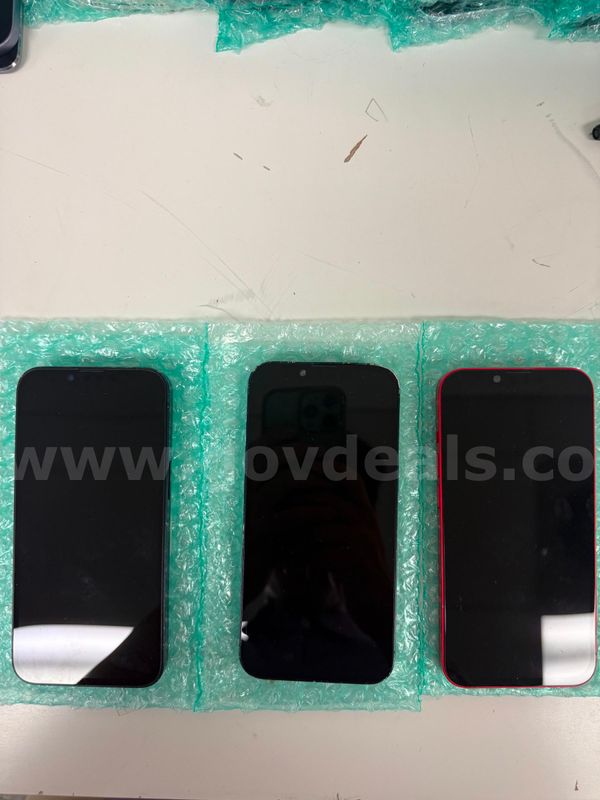 Lot of 3 Unlocked iPhone 14s 128GB - Needs Repair