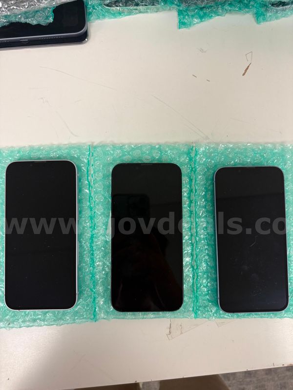 Lot of 3 Unlocked iPhone 14s 128GB - Needs Repair