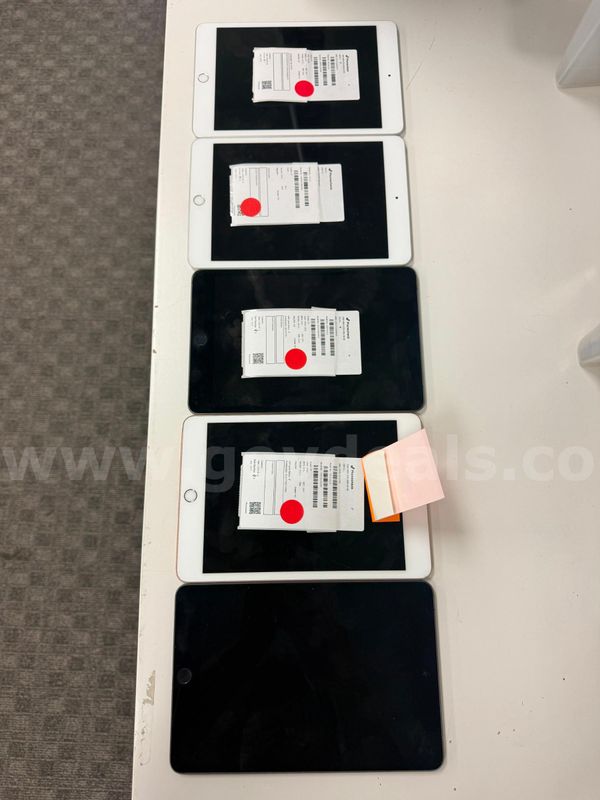 Lot of 5 iPad Mini 5s - Need Repair
