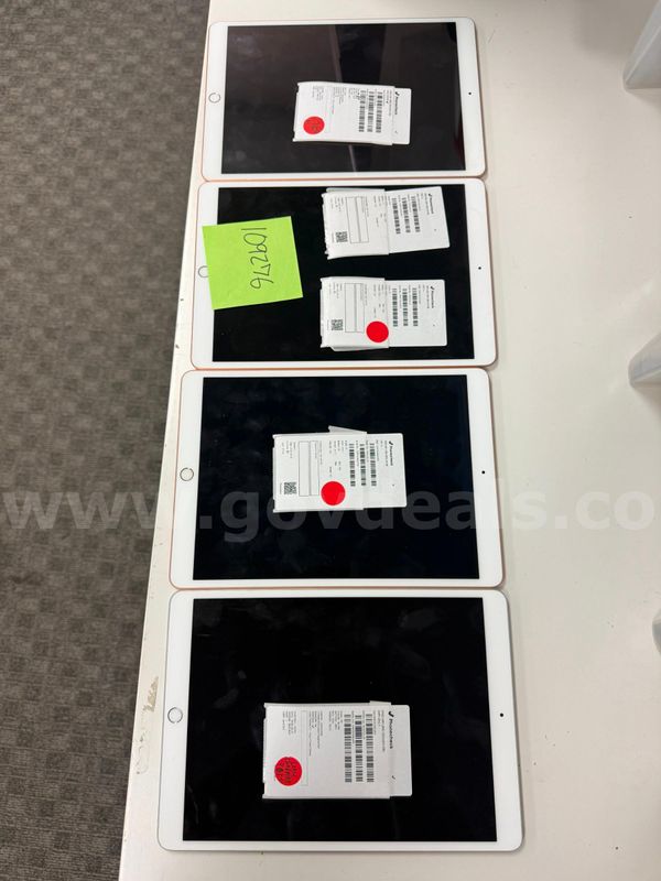 Lot of 4 iPad Air 3s - Need Repair