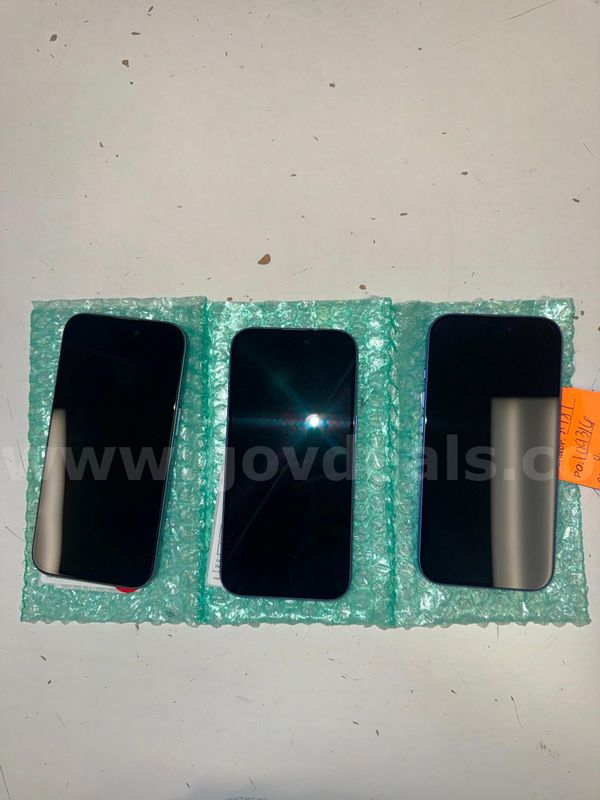 Lot of 3 128GB iPhone 16s - Need Repair