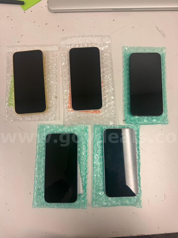 Lot of 5 Unlocked iPhone 14s - Needs Repair