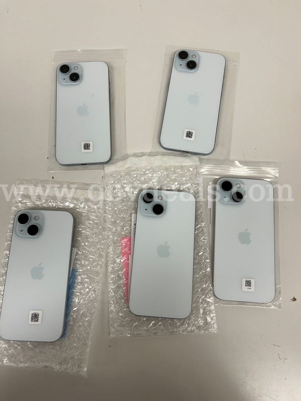 Lot of 5 iPhone 15 256GB Unlocked - Fully Functional