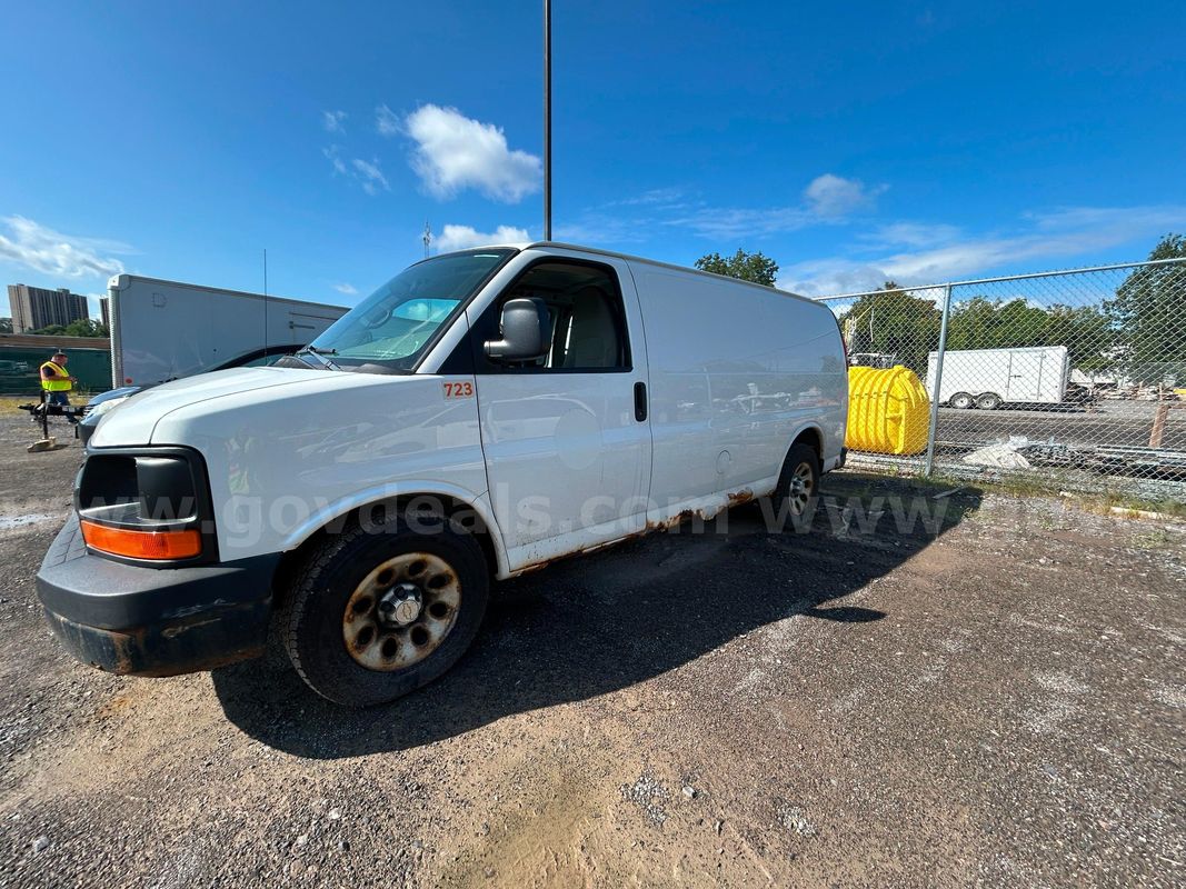 2011 Chevrolet Express Cargo VAN LOW MILEAGE!! SEE VIDEO!!