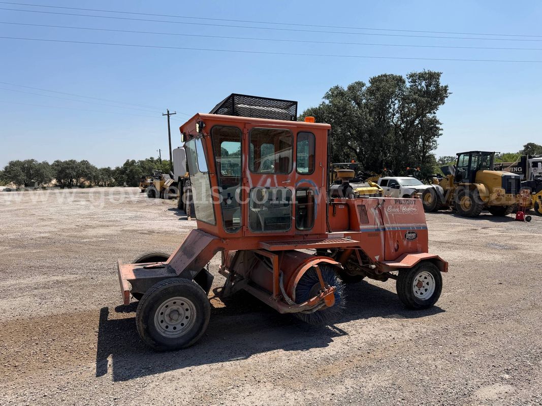 Broce Broom RJ - 350 - Street Sweeper