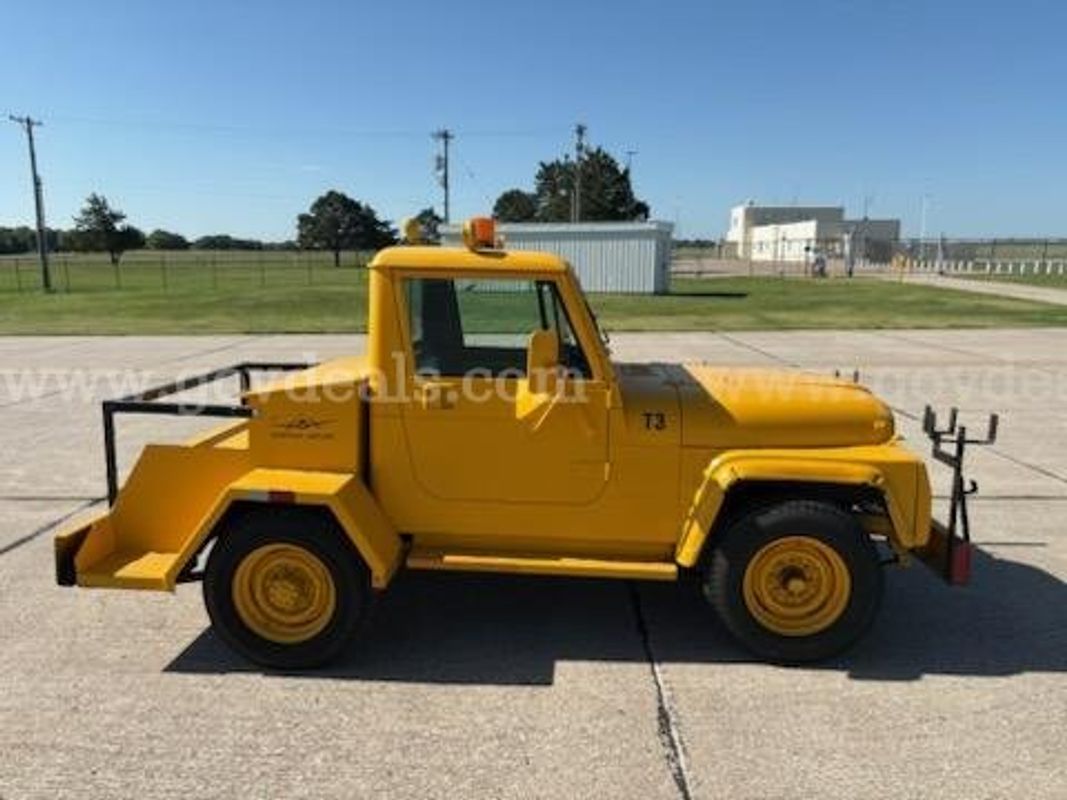1985 Jeep CJ10 Aircraft TUG