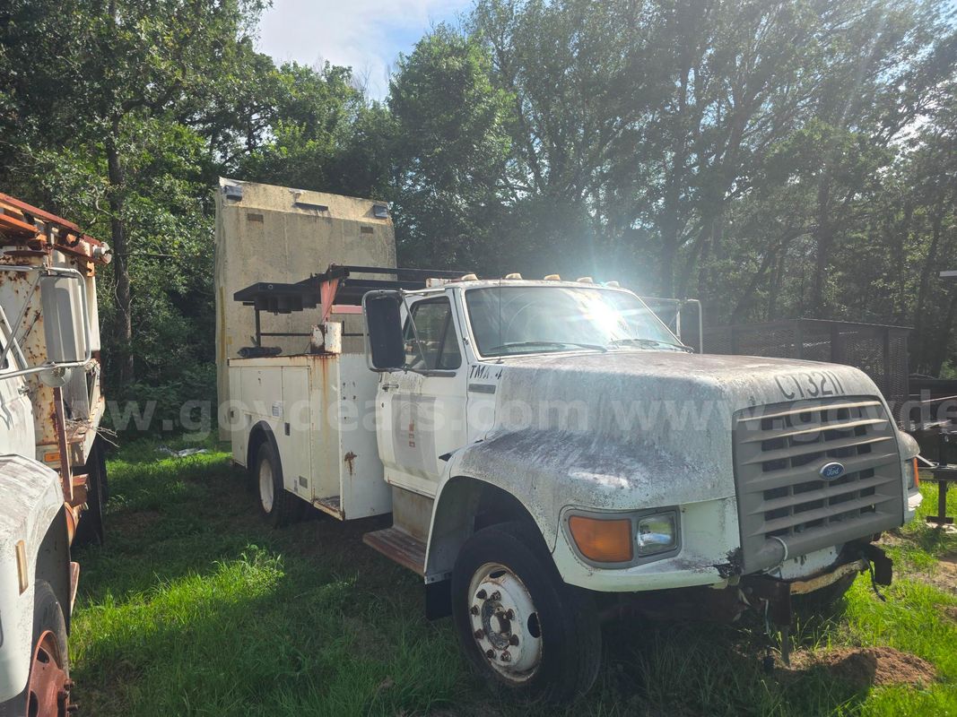 1996 Ford F800 LPO