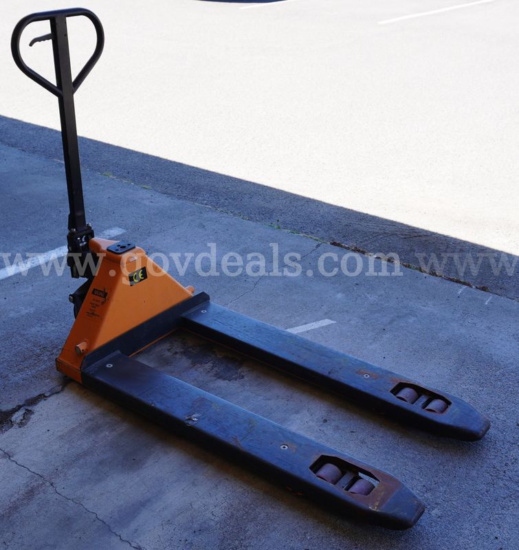 H-1679 Pallet Jack