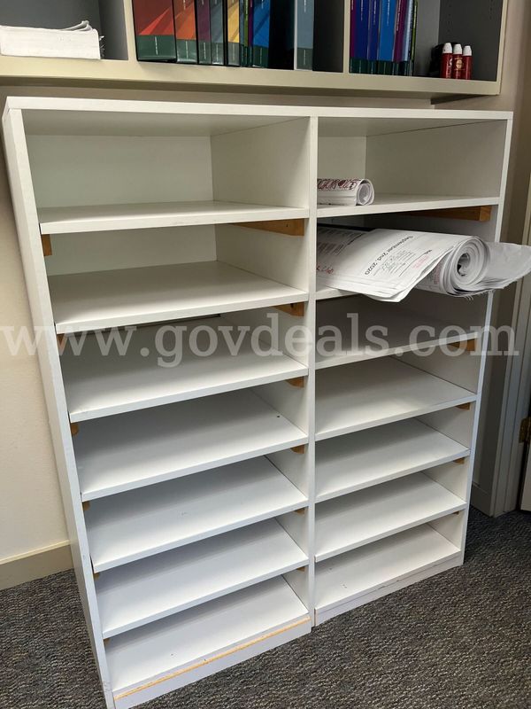 Medium Shelving Unit with Narrow Shelves
