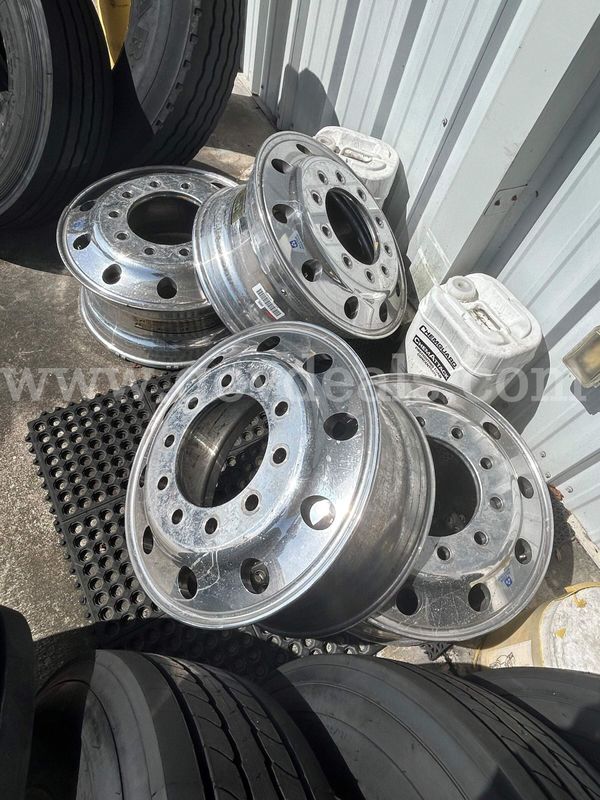 4 Like New Alcoa wheels