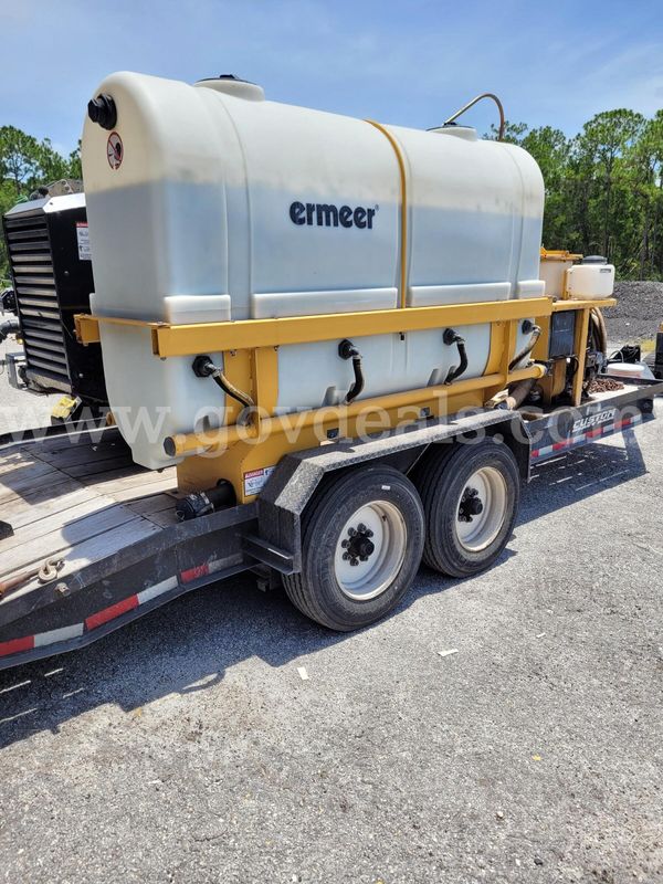 2018 Vermeer Directional Bore Machine with VT14 trailer