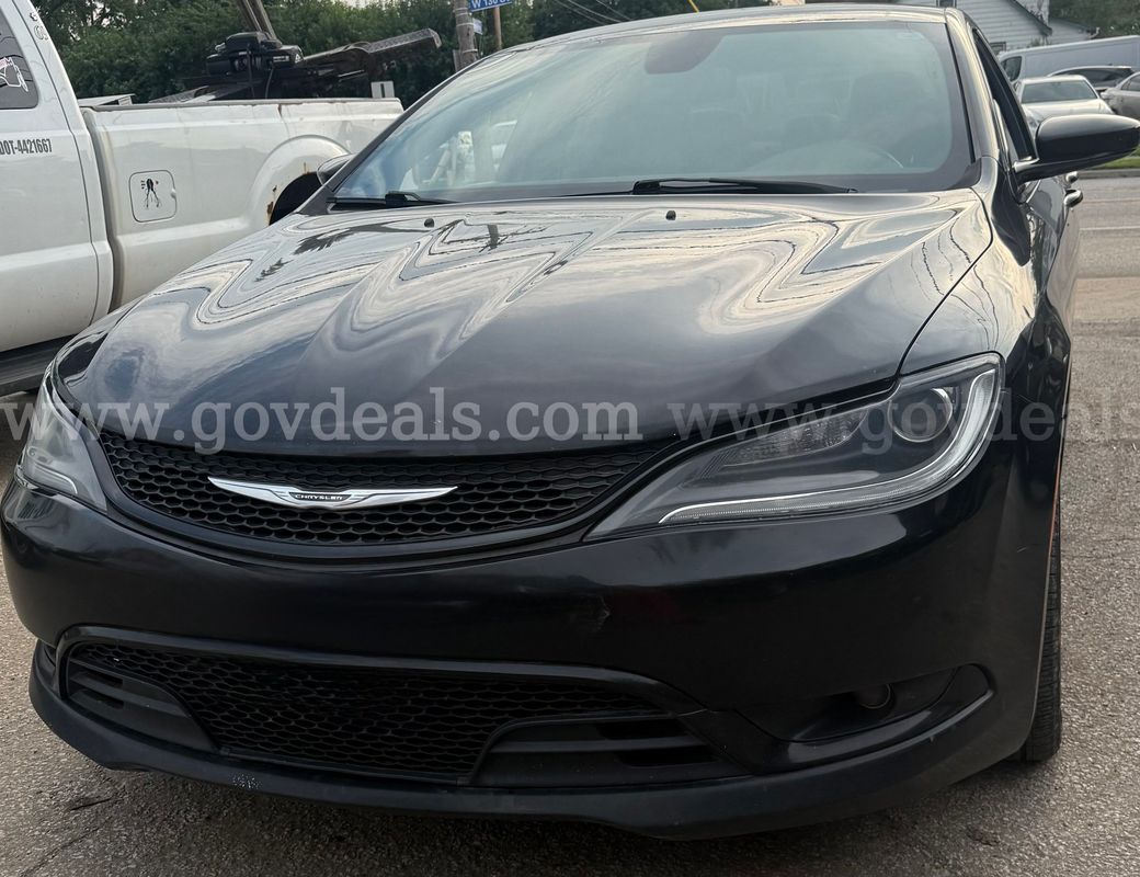 2016 Black Chrysler 200
