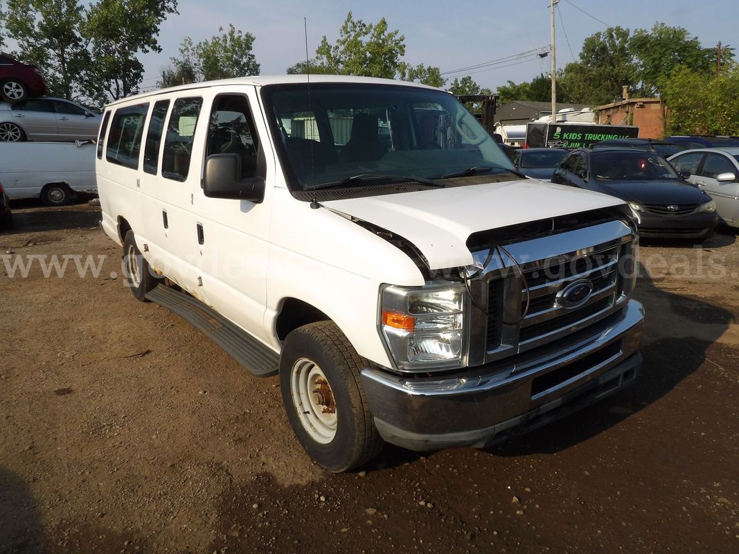 2013 Ford Econoline E-350 XL Super Duty Extended