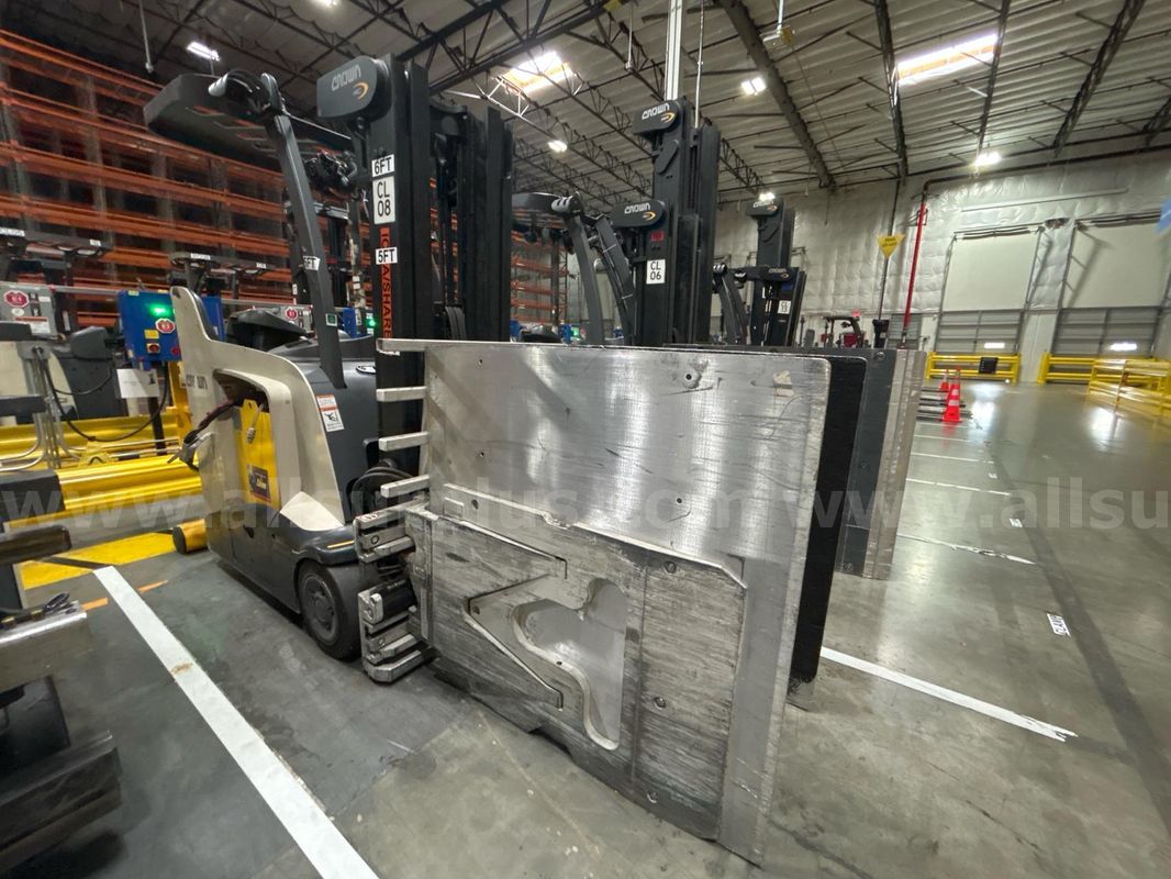 Crown RC 5500 Series Stand-Up Electric Forklift with Carton Clamp