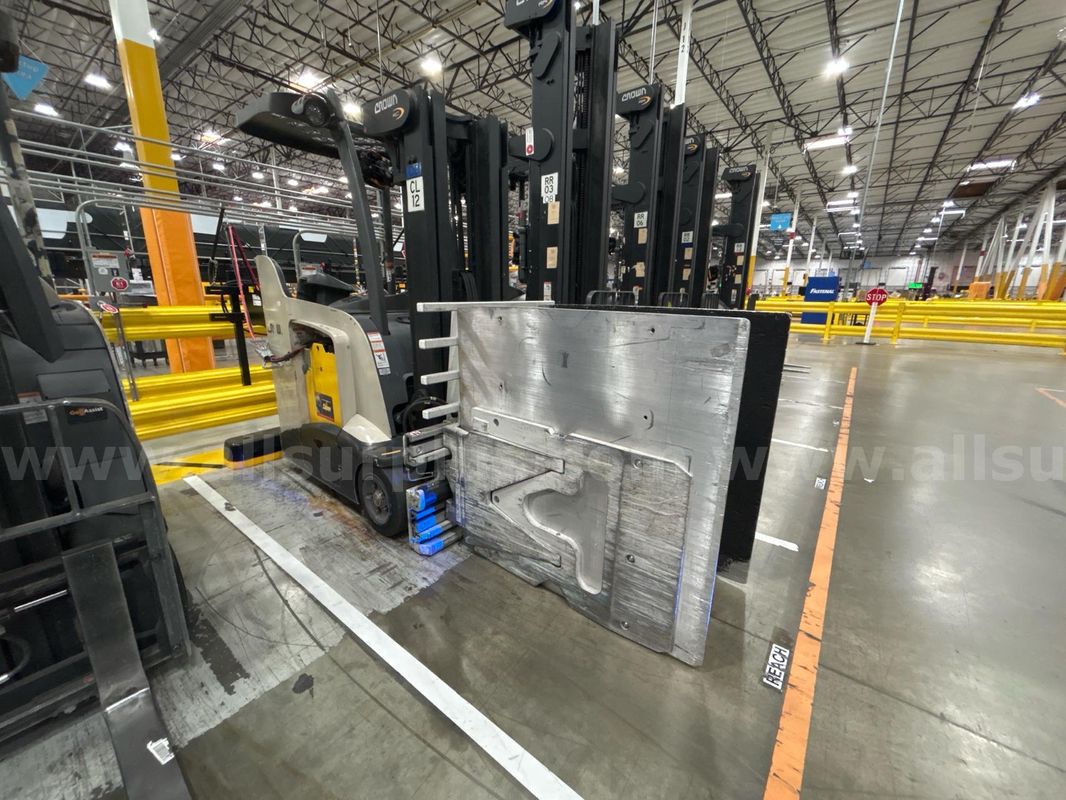 Crown RC 5500 Series Stand-Up Electric Forklift with Carton Clamp