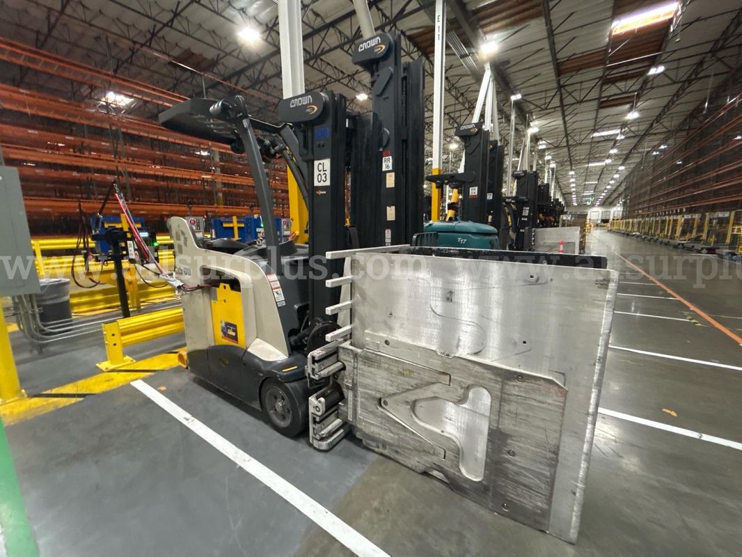 Crown RC 5500 Series Stand-Up Electric Forklift with Carton Clamp