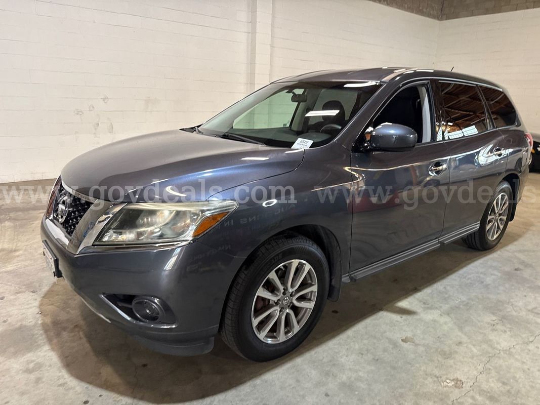 2014 Nissan Pathfinder S 2WD