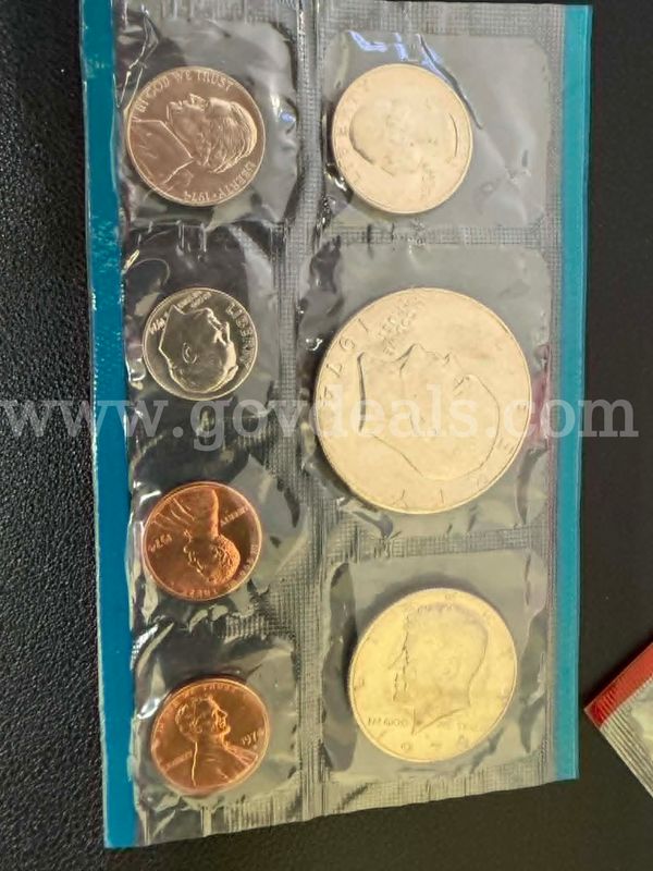 The 1974 US Mint Denver Souvenir Set -7 coins- double penny-uncirculated-sealed