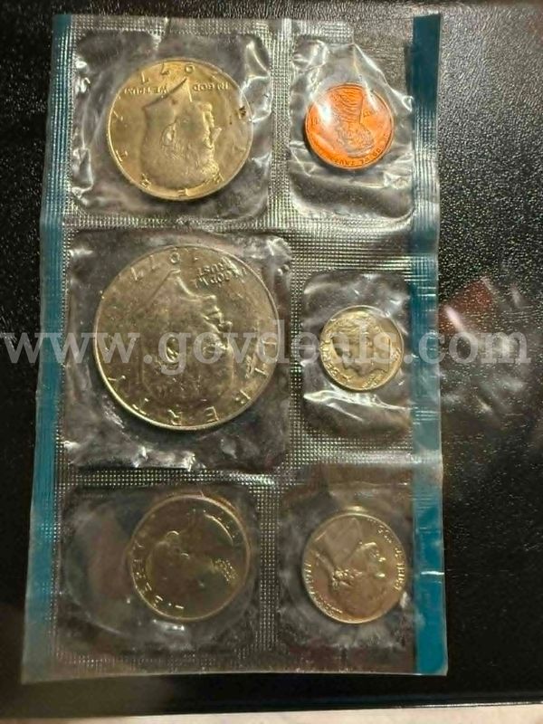 🇺🇸 1977 U.S. MINT UNCIRCULATED SIX-COIN SET 🇺🇸 SEALED