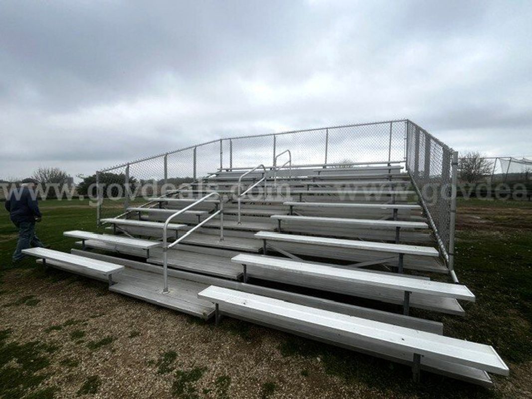 Bleachers, aluminum, 10 rows