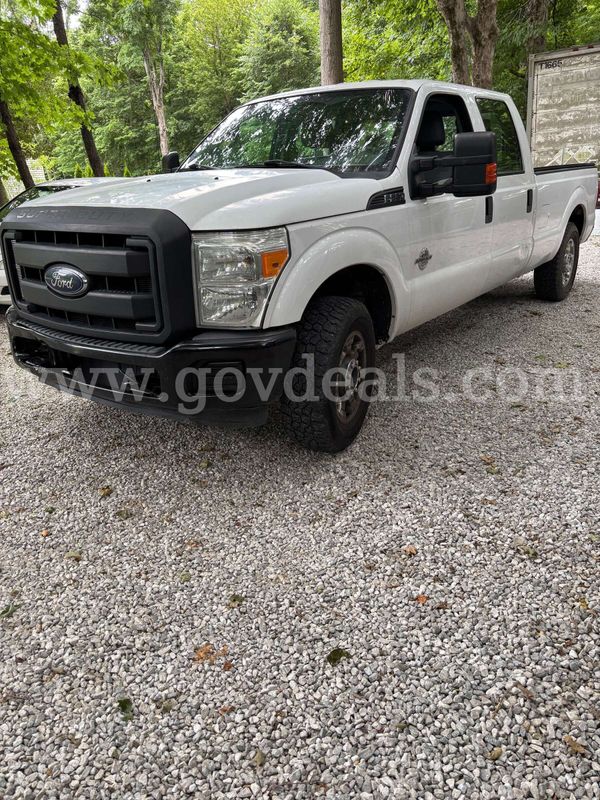 2015 Ford F-250 SD XL Crew Cab 8' Bed