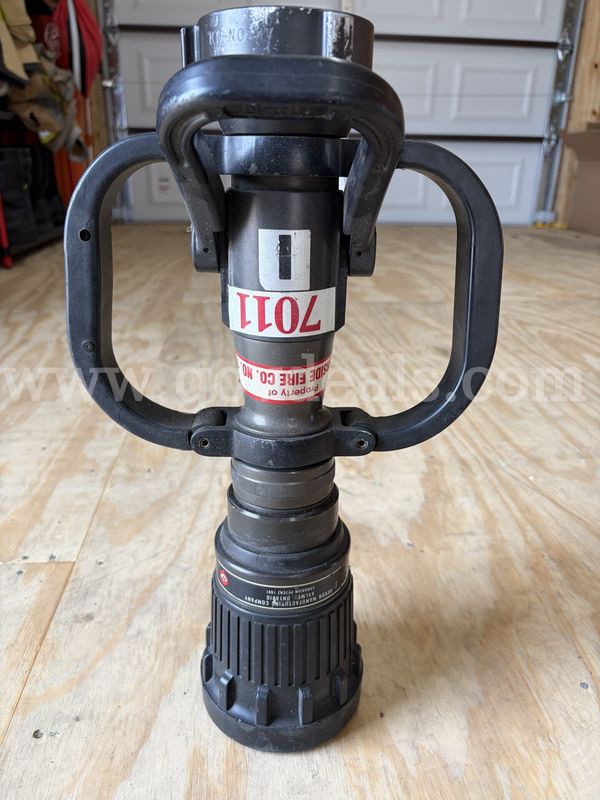 Lot of Akron Brass 5024 Akromatic Fire Hose Nozzles & Task Force Tip Fire Hose Nozzles Firefighting Equipment