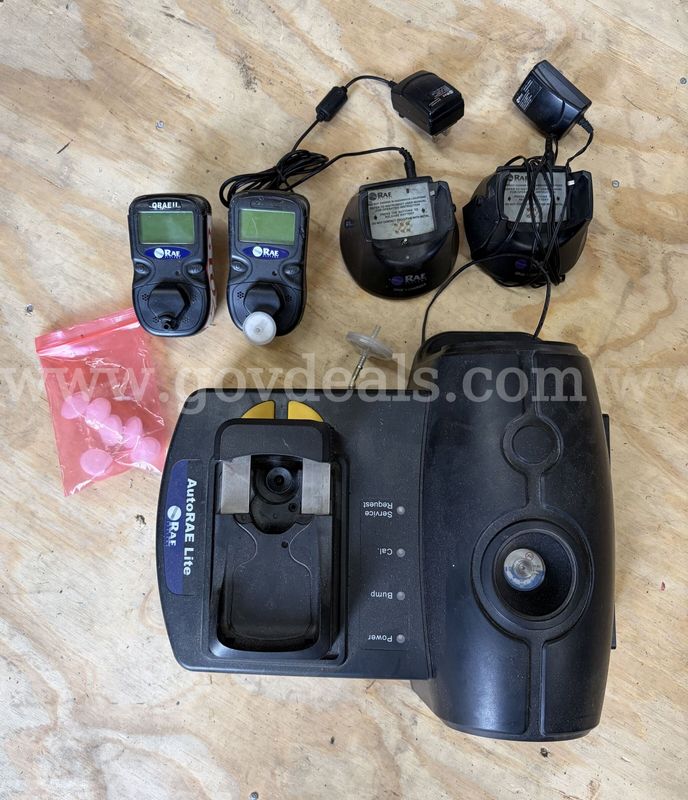 RAE Systems QRAE II Multi-Gas Detectors & AutoRAE Lite Calibration Station Package