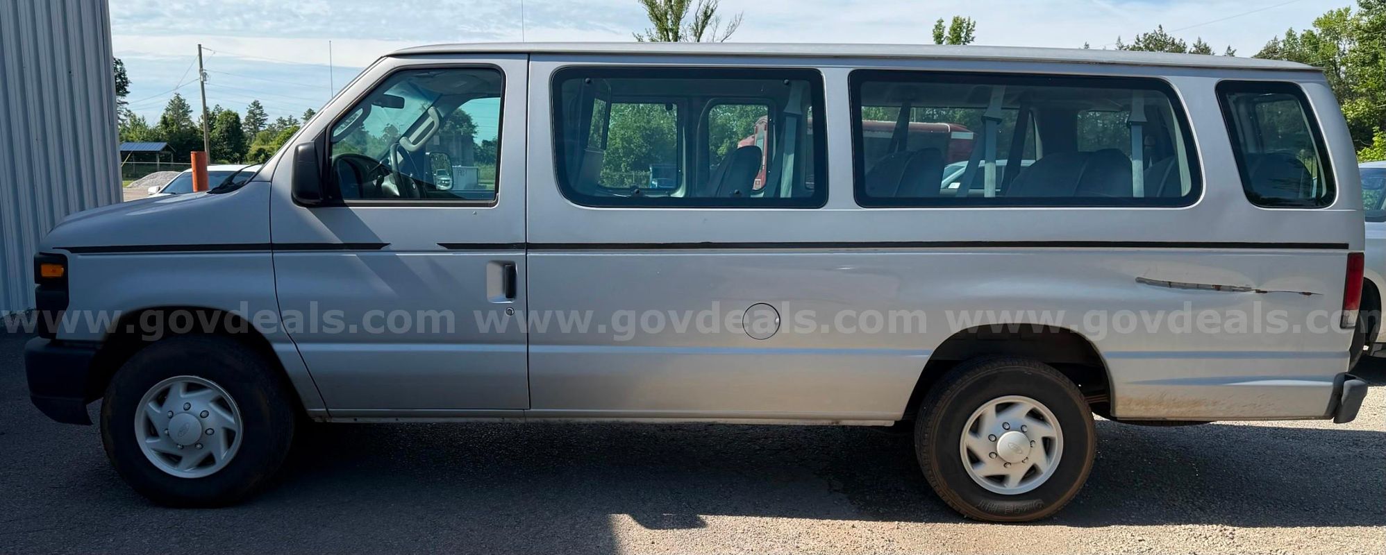 2008 Ford Econoline 12 Passenger Van